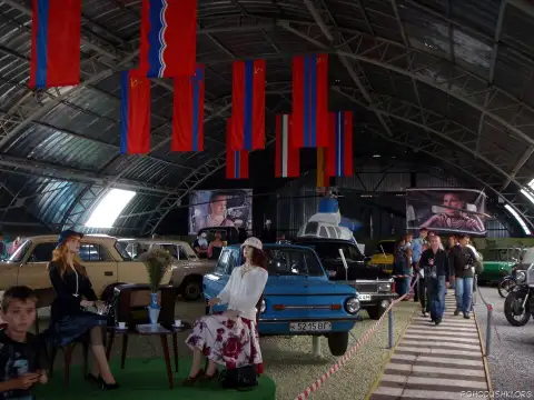 vēsturiski automobiļi (ilustratīvs)