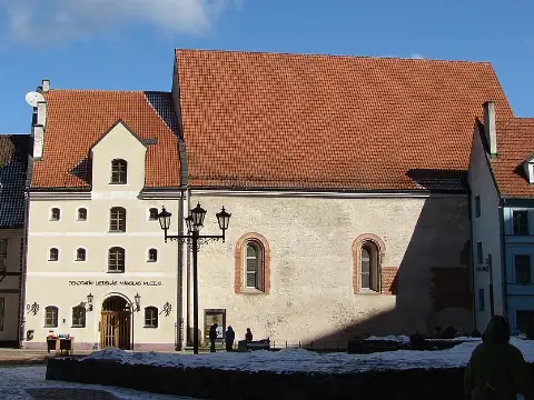 Dekoratīvās mākslas un dizaina muzejs