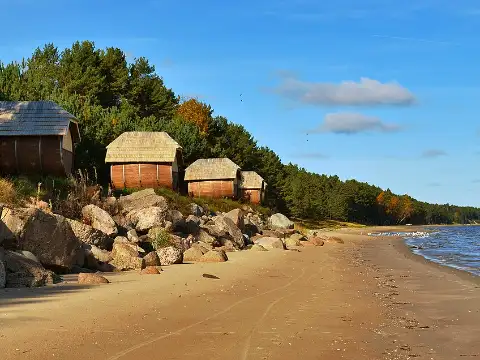 Mucu mājiņas Melnsilā