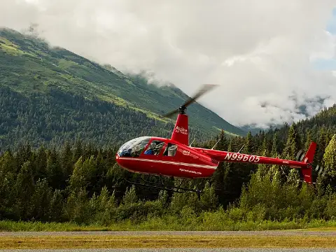 helikopters Robinson R44 (ilustratīvs)