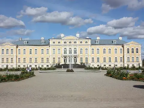 Rundāles pils