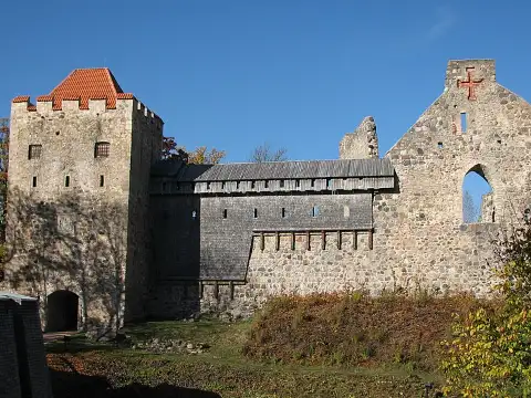 Siguldas viduslaiku pils