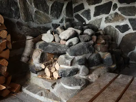melnās pirts krāsns (ilustratīvs)